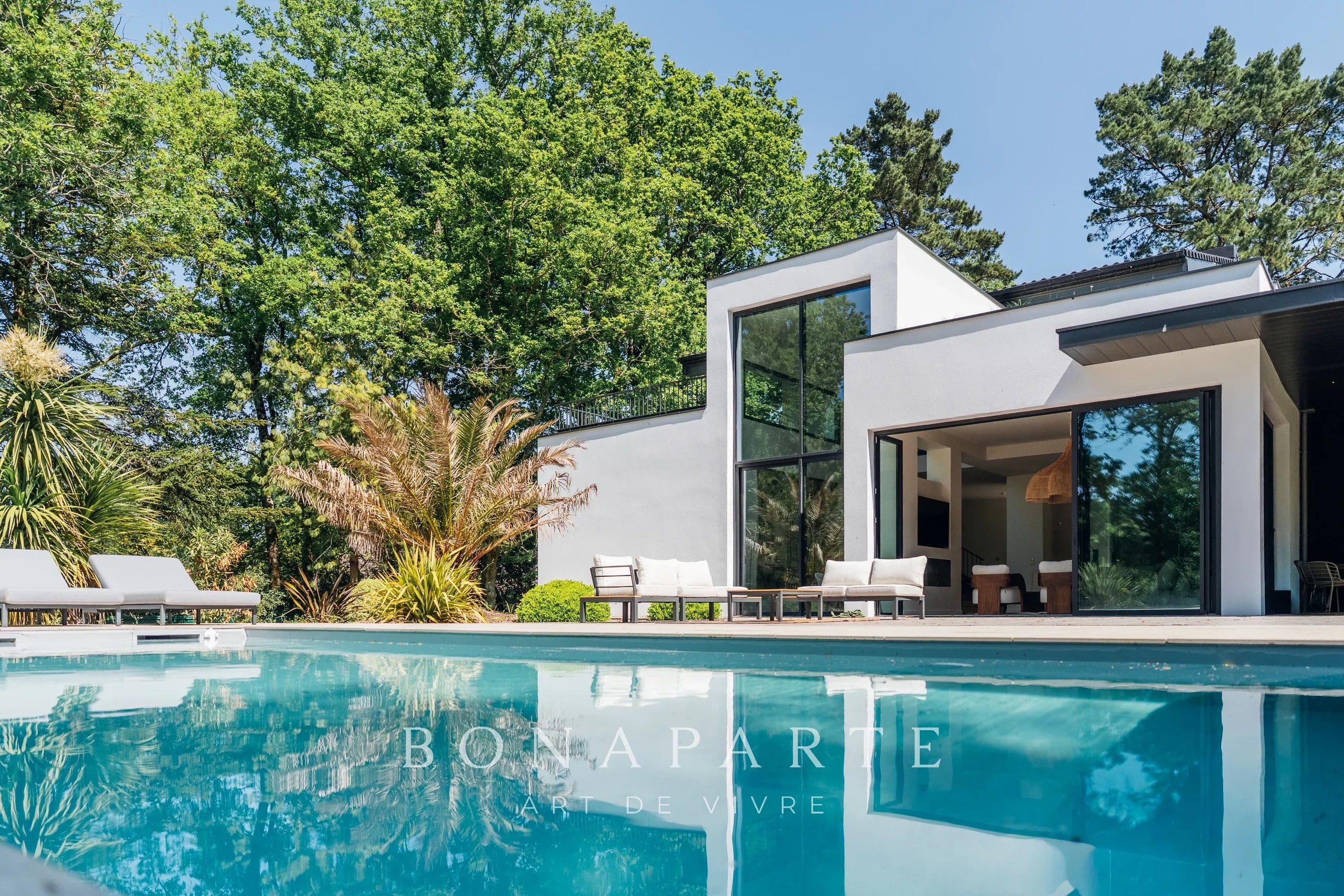 A 10MNS DE LA PLAGE DE LA BAULE/ VILLA NEUVE MEUBLEE DE HAUT STANDING DE 286M²/ PISCINE CHAUFFEE/ TERRAIN PAYSAGE