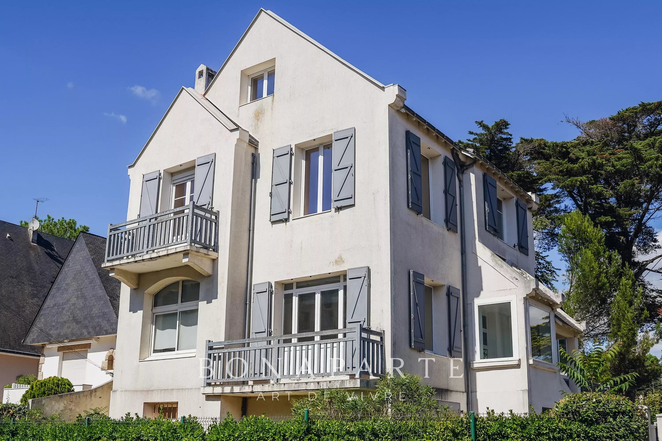 A 100M DE LA PLAGE / VILLA A RENOVER VUE MER